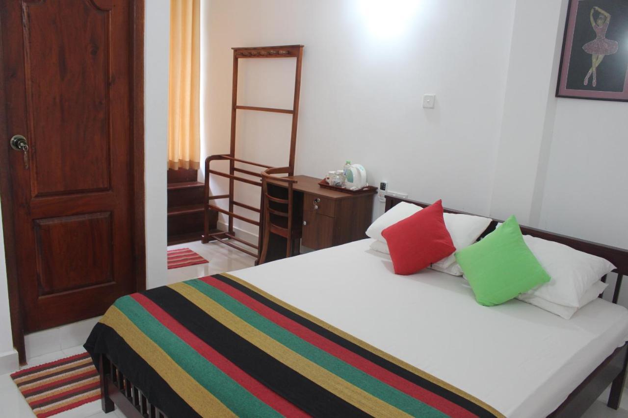 Alex Home Stay Kandy Exterior foto