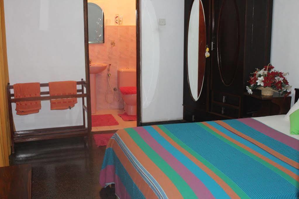 Alex Home Stay Kandy Exterior foto